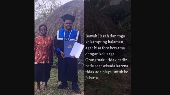 Demi Buktikan ke Ibu, Pemuda Papua Bawa Toga dan Ijazah ke Kampung Halaman