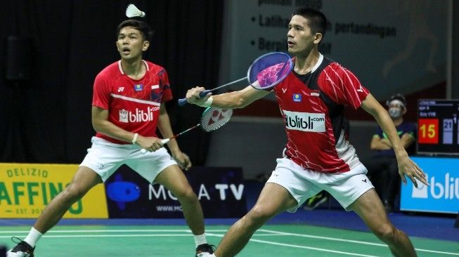 Pasangan Fajar Alfian/Yeremia Erich Yoche Yacob Rambitan menang straight game atas Muhammad Rian Ardianto/Daniel Marthin dalam pertandingan perdana PBSI Home Tournament di Pelatnas PBSI, Cipayung,  Jakarta Timur, Rabu (24/6/2020). [Humas PBSI]