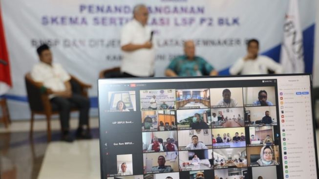 Penandatanganan nota kesepahaman (MoU) tentang Skema Sertifikasi Lembaga Sertifikasi Profesi (LSP) tipe 2 atau P2 di Balai Latihan Kerja (BLK). (Dok : Kemnaker)