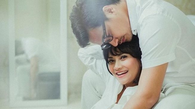 Bayi Vanessa Angel Tersenyum dan Menguap, Warganet Gemas