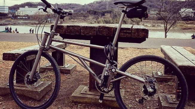 Sepeda lipat Helix. [Instagram@helix.bike]