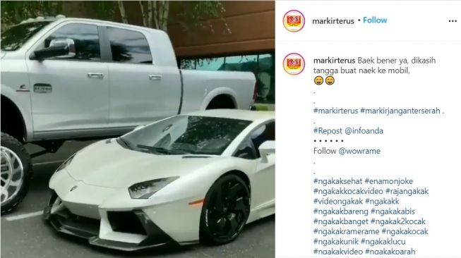 Lamborghini jadi tangga sementara untuk pemobil ini (Instagram)