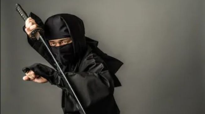 Dua Polwan Prancis Mengalami Penyerangan Pria Berpakaian Ninja, Bawa Pedang Katana