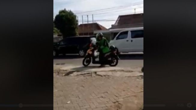 Dikira Gacor Bawa Order Terus, Driver Ojol Ini Bikin Warganet Nangis