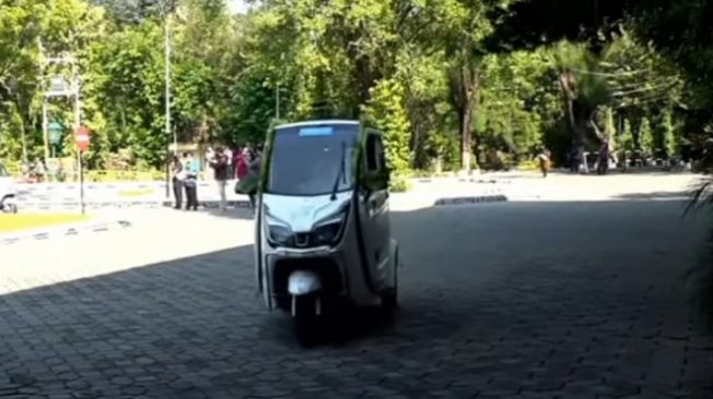 Mobil listrik yang dikembangkan UNS. (Youtube/Universitas Sebelas Maret)