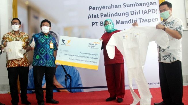 Bank Mantap Salurkan 1.000 APD ke RS Hasan Sadikin Bandung