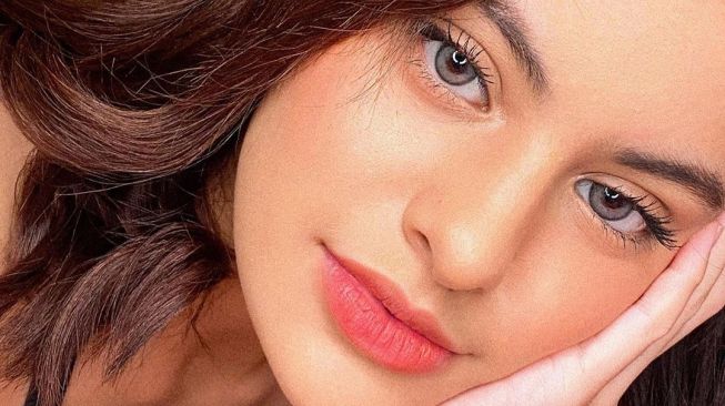 5 Potret Andira Hadley, Selebgram yang Disebut Calon Istri Bisma Karisma