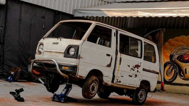 Modifikasi Suzuki Carry menjadi mobil off road. (Facebook/IndiGarage)