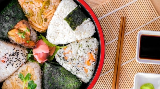 Onigiri Isi Tuna Mayo. (Shutterstock)
