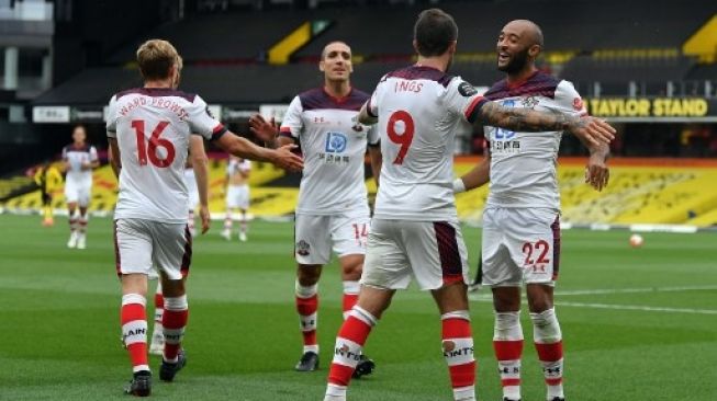 Para pemain Southampton merayakan gol Danny Ings ke gawang Watford dalam lanjutan Liga Inggris di Vicarage Road Stadium. Justin Setterfield / POOL / AFP