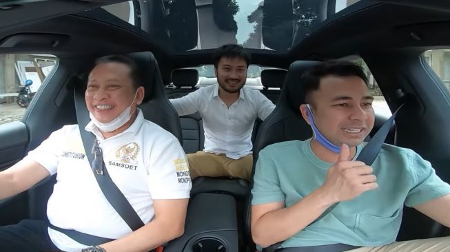 Bambang Soesatyo jajal mobil listrik bareng Raffi Ahmad (Youtube)