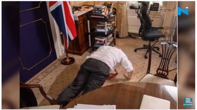 Boris Johnson push up. (youtube/nyoooz tv)