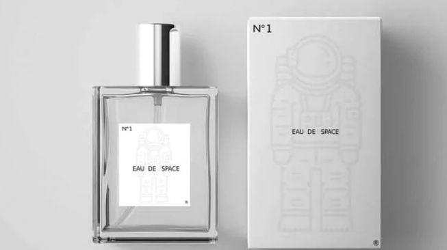 Eau de Space, parfum beraroma luar angkasa yang digagas NASA dan dikembangkan ahli kimia [kickstarter.com].