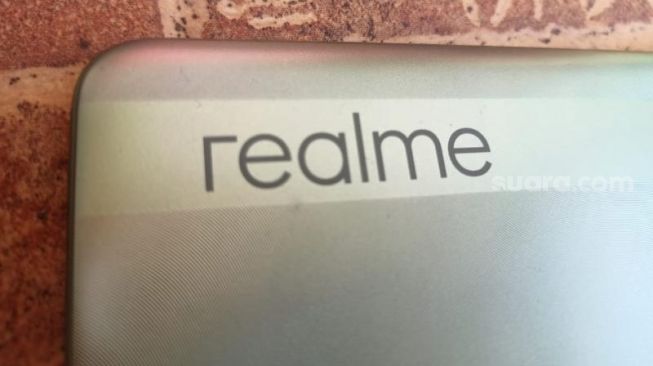 Realme C11. [Suara.com/Tivan Rahmat]