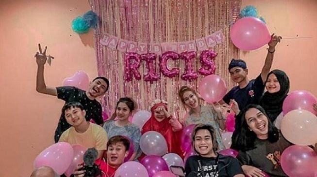 Ria Ricis rayakan ulang tahun ke-25 [Instagram]