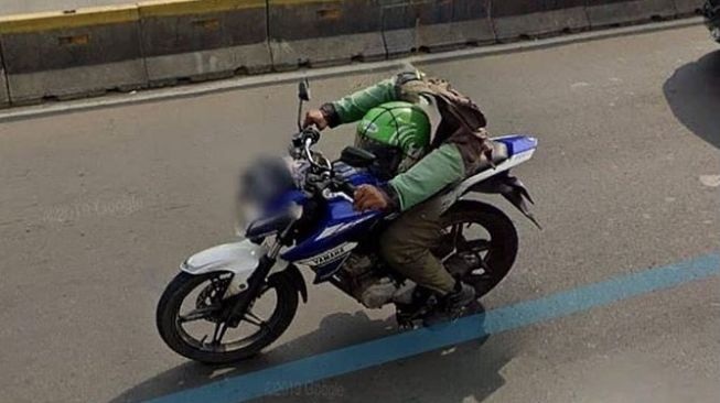 Ojol tanpa kepala berkeliaran di jalan (Instagram)
