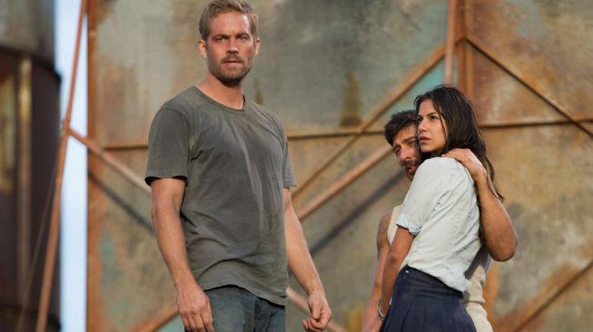 Salah satu adegan film Brick Mansions yang dibintangi Paul Walker