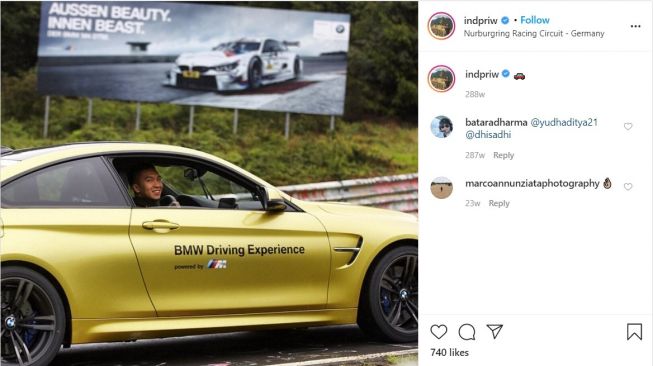 Indra Priawan tes drive mobil BMW (Instagram)