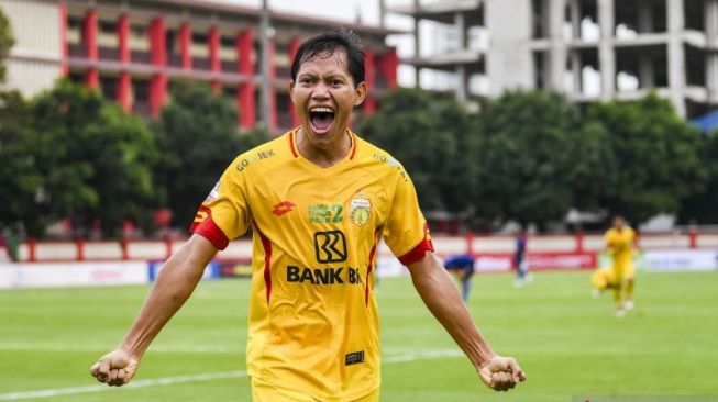 Adam Alis Cetak Brace ke Gawang Persipura, Bhayangkara FC Amankan Puncak Klasemen