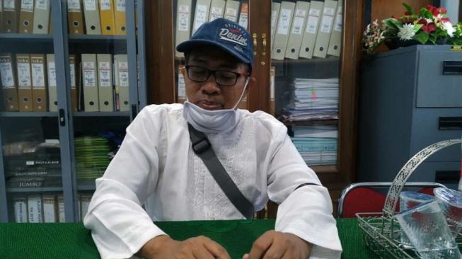 Usai Buka Baju Nyatakan Mundur, Eks Rektor Uniba Ikut Demo Bareng Mahasiswa