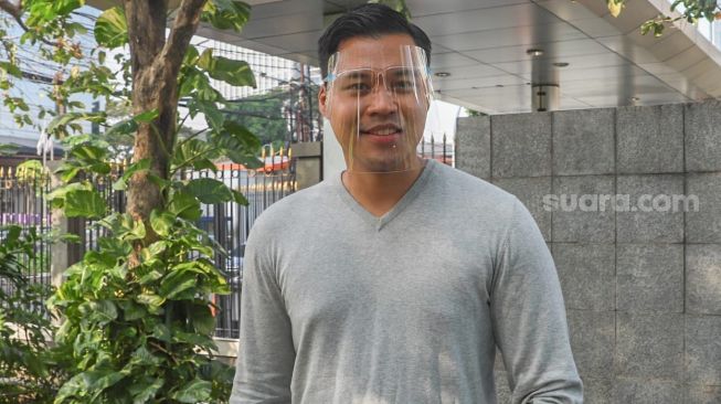 Tak Ingin Bebani Lucinta Luna, Rivelino Wardhana Cabut Laporan