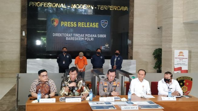 Polisi Tangkap Penyebar Hoaks dan Provokator Nasabah untuk Tarik Uang Tunai