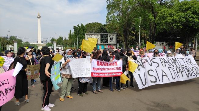 Demo PPDB DKI di Depan Istana, Ini 3 Tuntutan Orang Tua Murid ke Jokowi