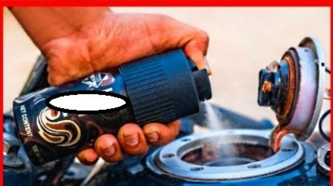 Hanya Modal Parfum, Pria Ini Bisa Jalankan Motornya Tanpa Gunakan Bensin