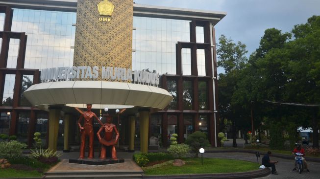 Suasana salah satu gedung Universitas Muria Kudus (UMK) di Gondangmanis, Kudus, Jawa Tengah, Kamis (2/7/2020). [ANTARA FOTO/Yusuf Nugroho]