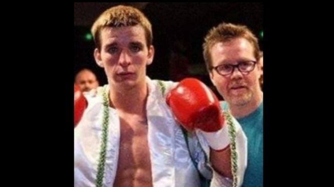 Petinju Irlandia Dean Byrne (kiri) saat masih dilatih Freddie Roach. [Instagram@deanbyrneboxing]