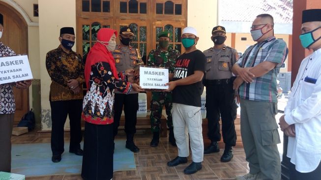 Tobat, Eks Napiter Bakti Sosial untuk Warga Kulon Progo Terdampak Pandemi