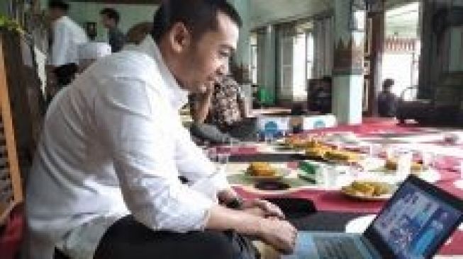 Audy Joinaldy hadiri Wisuda Sang Anak Zafran Secara Virtual dari Kota Solok