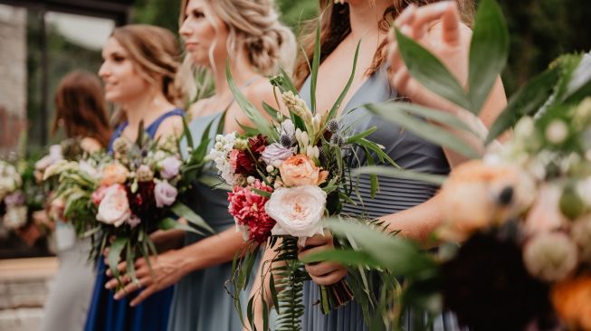 Ilustrasi bridesmaid pengantin wanita.[Pexels/Emma Bauso]