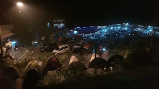 Belum Resmi Dibuka, Ratusan Wisatawan Padati Wisata Negeri di Atas Awan