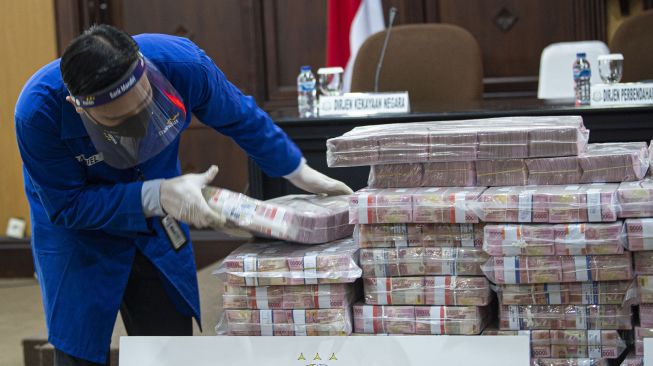 Kronologi Eks Petinggi OJK Fakhri Hilmi Divonis Bebas Meski Terlibat Korupsi Rp16 Triliun