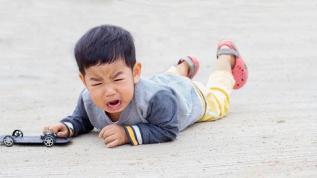 Orangtua Wajib Tahu, Pertolongan Pertama Anak Jatuh Terluka di Kepala