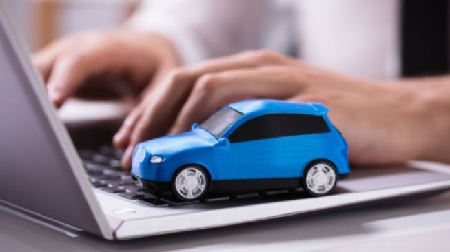 Ilustrasi membeli mobil secara online, termasuk mobil bekas [Shutterstock]. 