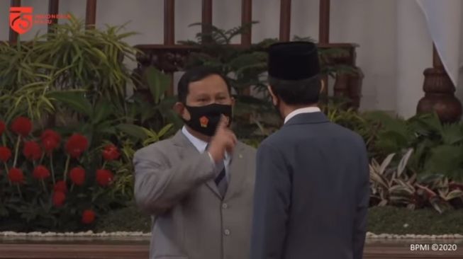 Bikin Penasaran! Prabowo Sukses Bikin Jokowi Terkekeh, Ngomong Apa Ya?