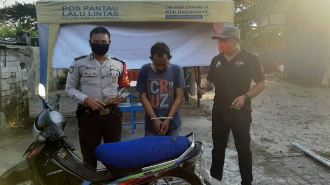 Bawa Celurit, Wisnu Colong Kotak Amal Masjid untuk Beli Rokok