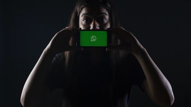 Ilustrasi Whatsapp (Unsplash/@rachitank)