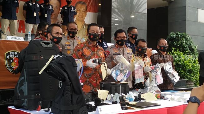 Polisi Dalami Motif WN Prancis Produksi Video Mesum saat Cabuli 305 Anak