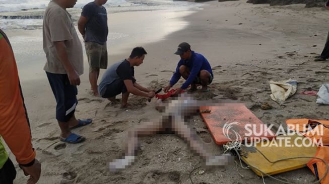 Geger! Nelayan Pantai Cikelewung Temukan Mayat Pria, Kenakan Kaos Paskibra