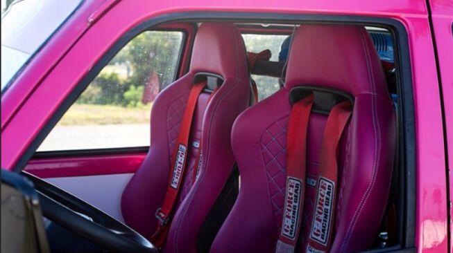 Interiorya kece juga nih dengan balutan warna pink (superstreetonline)