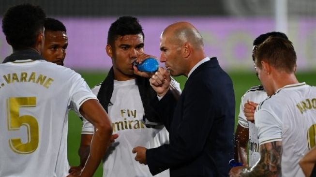 Real Madrid Tumbangkan Alaves, Zidane Dipusingkan Masalah Lini Belakang