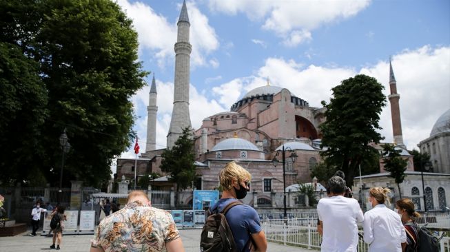 Hagia Sophia resmi menjadi masjid. (Anadolu Agency/Elif Ozturk)