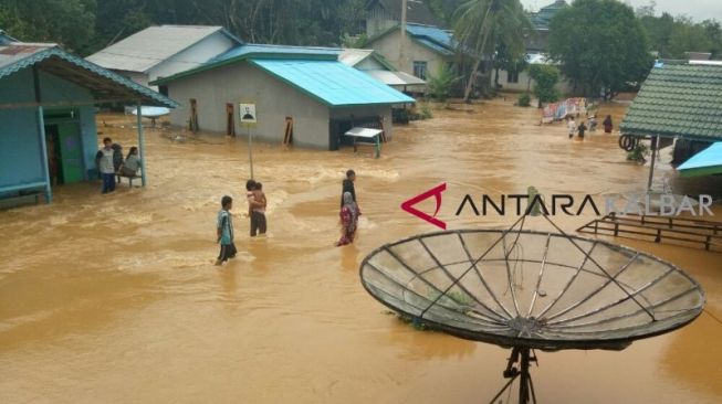 Puluhan Rumah Warga Meulaboh Aceh Barat Rusak Diterjang Banjir Rob