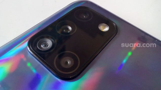 Samsung Galaxy A21s. [Suara.com/Tivan  Rahmat]