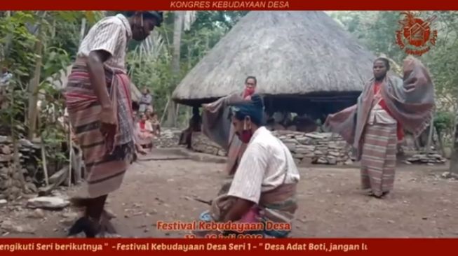 Masyarakat desa adat Boti, Nusa Tenggara Timur. (Tangkapan layar KKD)