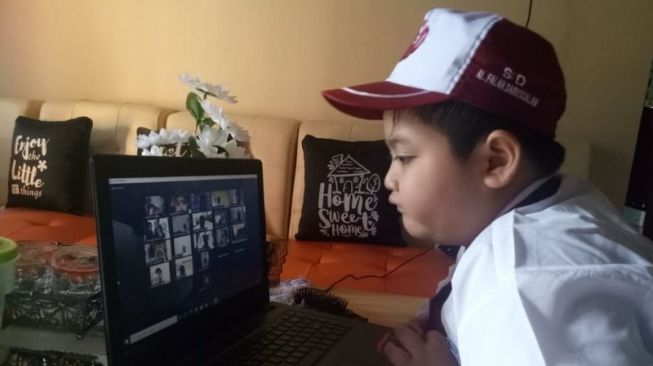 "Pak Minta Duit Jajan Juga dong", Ruwetnya Sekolah Online saat Wabah Corona