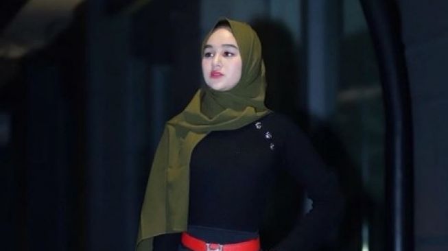 Diciduk Kasus Prostitusi, Gaya Hijab Hana Hanifah Bikin Salfok